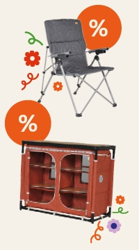 Möbelaktion mit Campingstuhl und Campingschrank