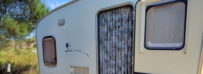 Fliegenvorhang anbringen: Wie bringe ich einen Fliegenvorhang an?