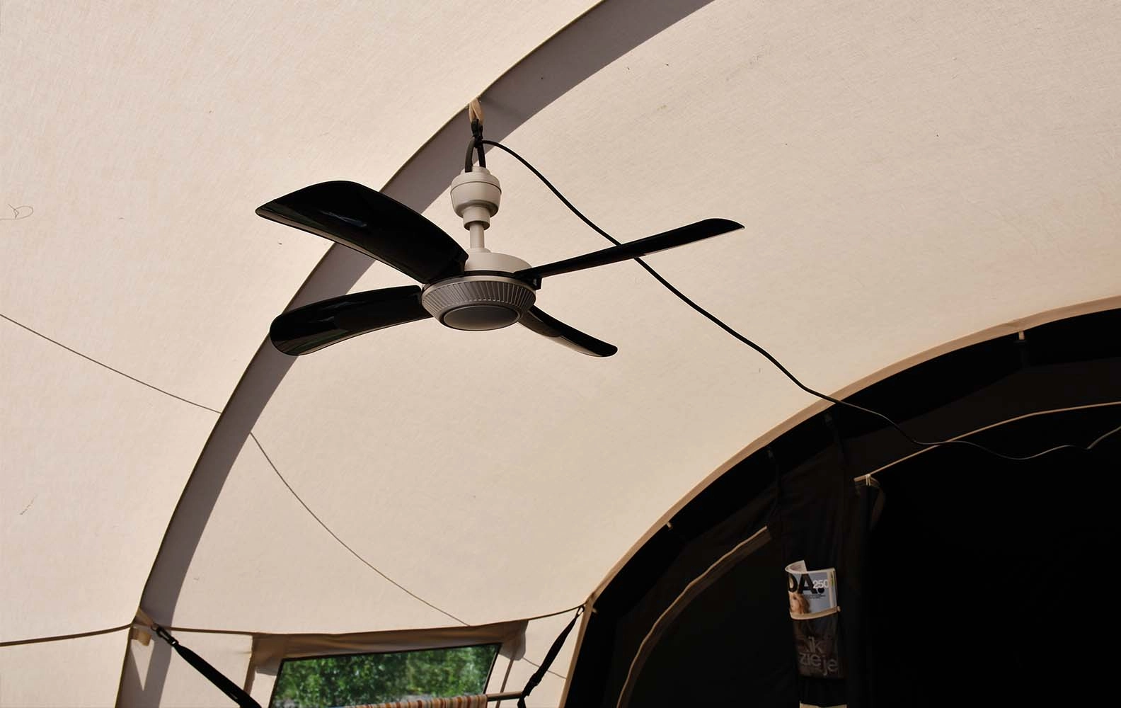 obelink campfan hangt in tent obelink campfan hangt in tent