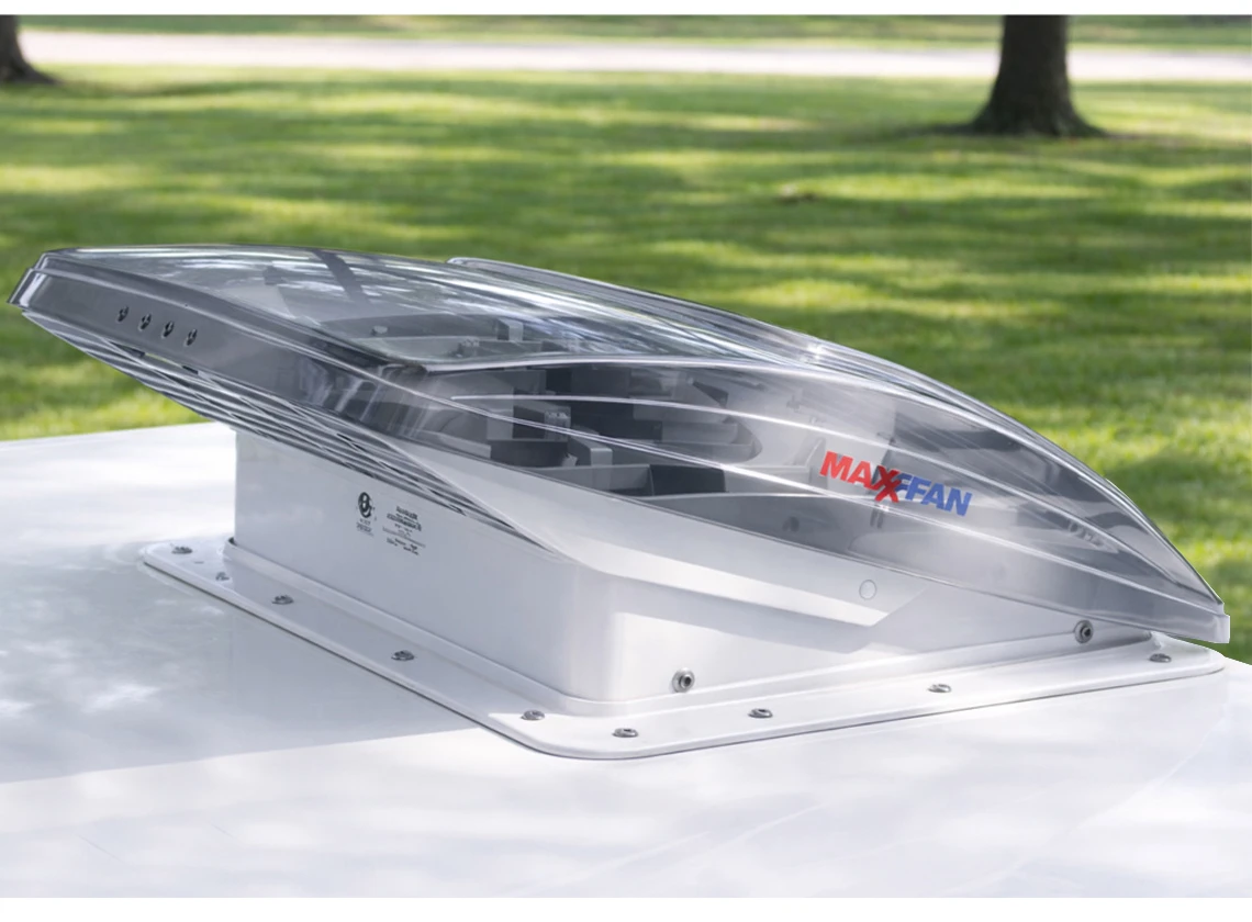 Maxxfan Deluxe 40 x 40 Dachluke mit Ventilator - transparent