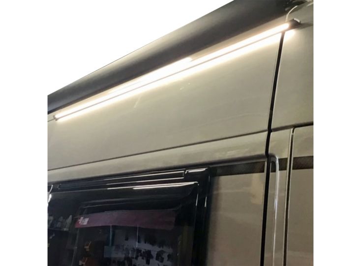 Lazio Alu Schiebetür LED-Leiste