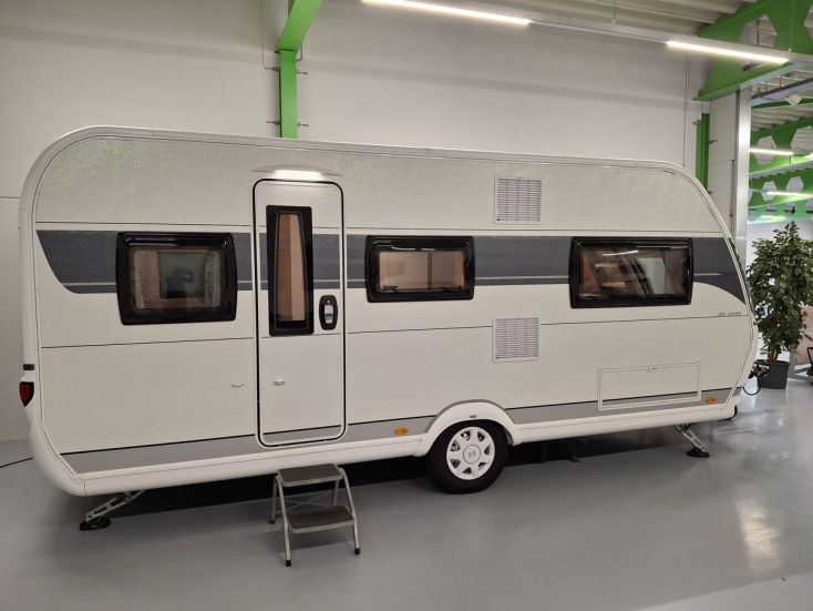 Hobby De Luxe 495 UL 2023 Wohnwagen
