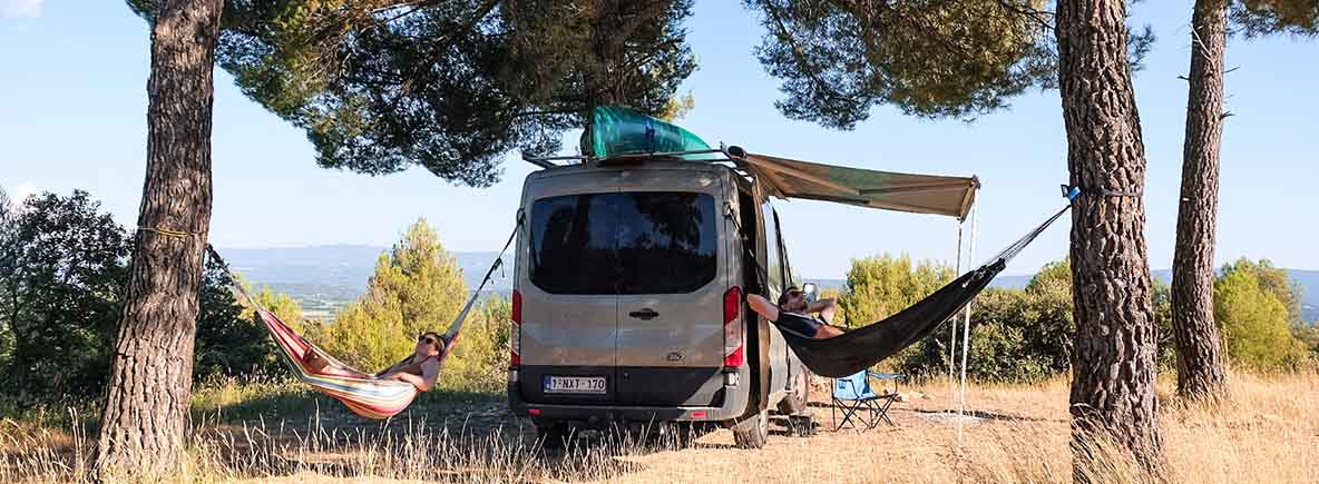 Ein Blick in das Wohnmobil von Bryan und Ellen