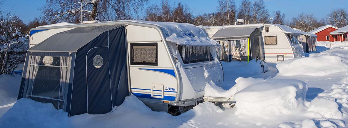 Wintercamping Wohnwagen oder Wohnmobil
